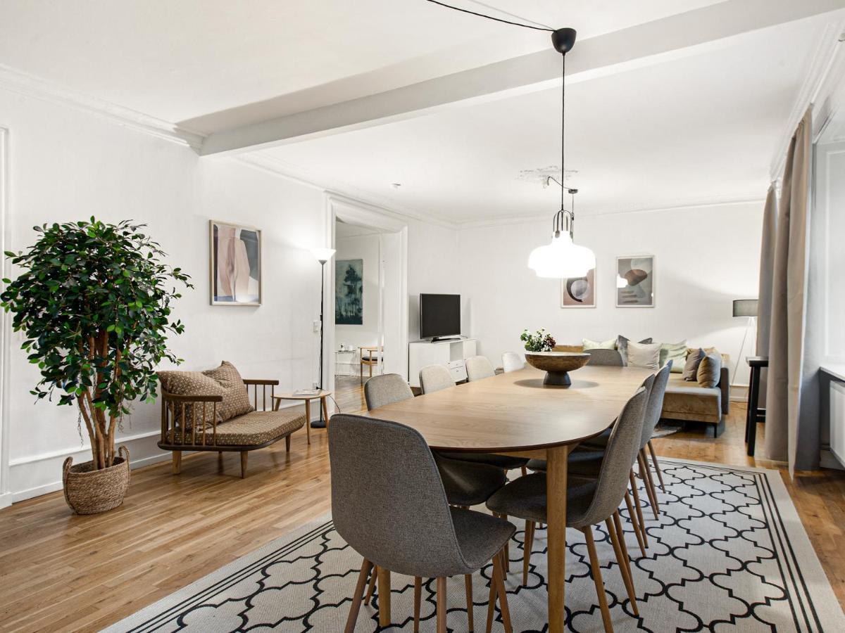Gorgeuos Three-bedroom Apartment in Historical Copenhagen Copenhaga Exterior foto