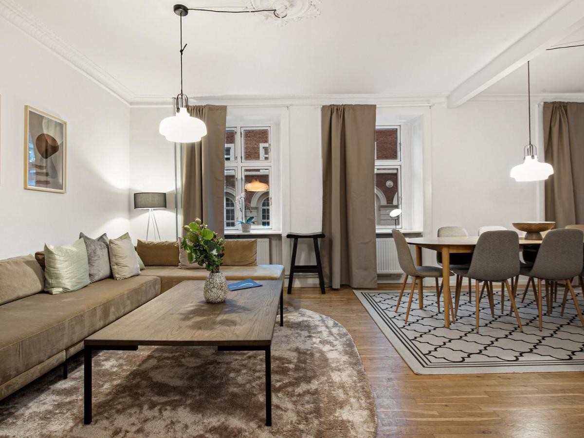 Gorgeuos Three-bedroom Apartment in Historical Copenhagen Copenhaga Exterior foto