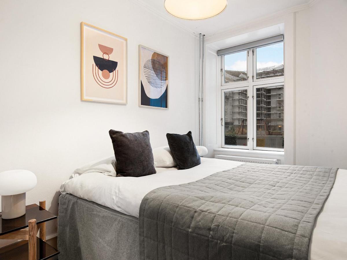 Gorgeuos Three-bedroom Apartment in Historical Copenhagen Copenhaga Exterior foto