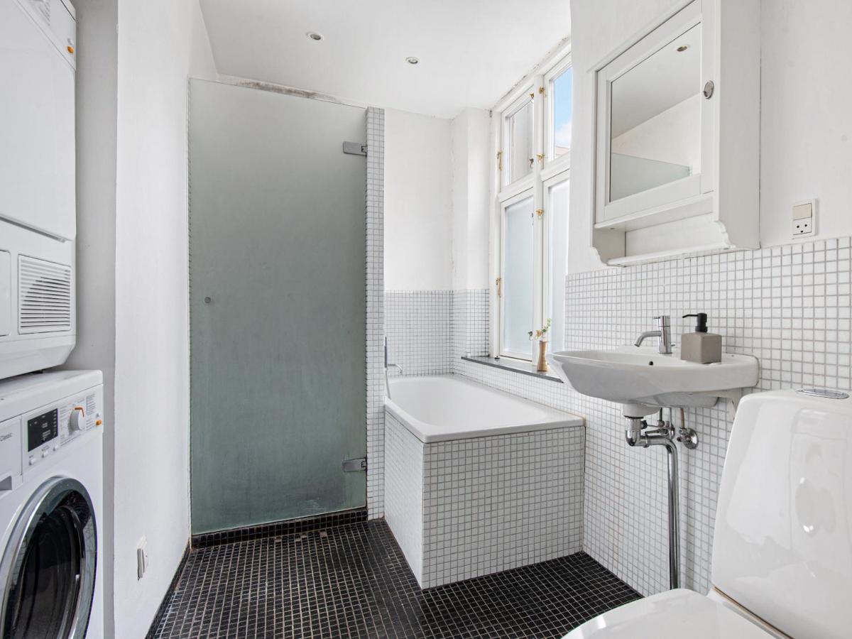 Gorgeuos Three-bedroom Apartment in Historical Copenhagen Copenhaga Exterior foto