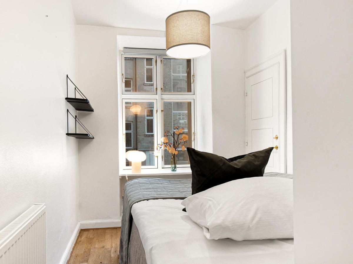 Gorgeuos Three-bedroom Apartment in Historical Copenhagen Copenhaga Exterior foto